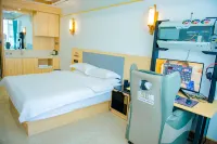 Junlai Hotel(Xinyang Railway Station Branch) - Gym
