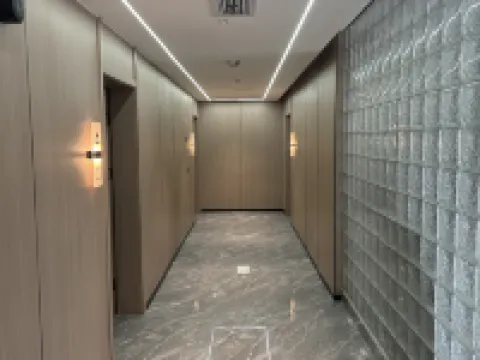 Kumamoto E-sports Hotel (Queshan Jingyu Plaza) Hotels in Queshan