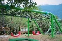 LUYINSANQIU GLAMPING RESORT