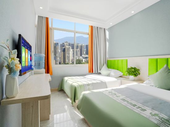 Wanda Hotel (Near the First People's Hospital of Yunnan)