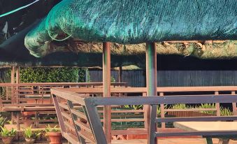 Green Meadows Hotel & Restaurant