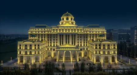 Shuangman Huarui International Hotel (Kangbashi) Отели рядом с достопримечательностью «Mengguxiangqi Square»