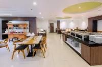 Favehotel Hyper Square - breakfast