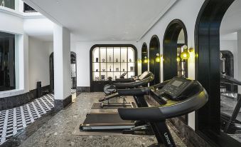 Xishuangbanna Jinghong Lanbo Designer Hotel (Guang Zhuang Star Night Market Branch)