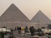 Cheristo Pyramids View Inn