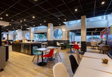 B&B Hôtel Orléans Centre Foch Отели в г. Луаре