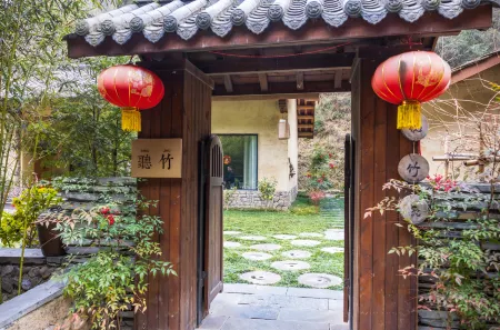 Lueyang Hanshili Hot Spring Homestay