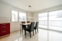 Peaceful Swiss Retreat | Parking + Private Balcony - Homestays