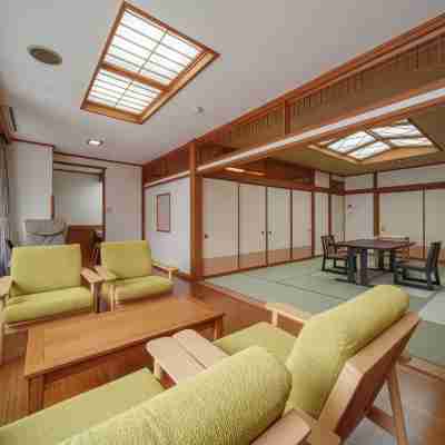 猪苗代磐梯山麓温泉　静楓亭 Rooms