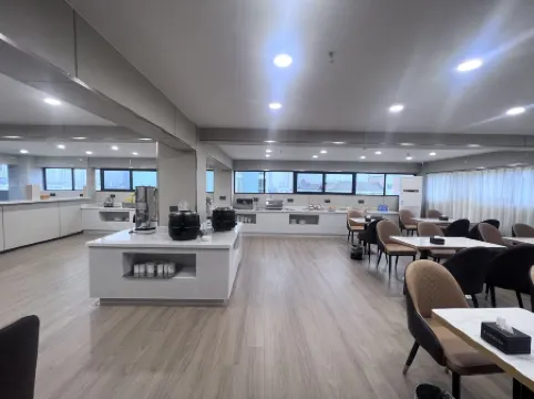 Elong R.YUN Hotel (Mingguang Station Central Plaza)