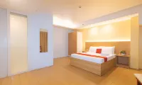 RedDoorz @ LuxeLite Suites Makati