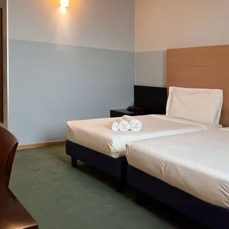 B&B HOTEL Milano Cologno Studios Отели рядом с достопримечательностью «Станция метро Bignami»
