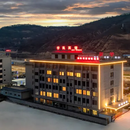 Yichuan Xueyuan Hotel