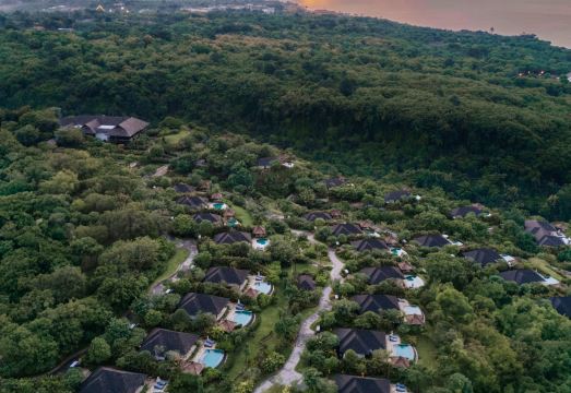 래플스 발리 수영장