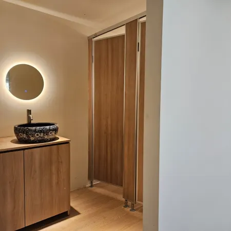 82 Capsule Hotel Отели рядом с достопримечательностью «Торговый центр Mecenatpolis»