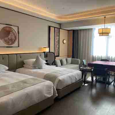 GRAND NEW CENTURY Rooms