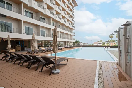 Jomtien Thani Hotel Отели рядом с достопримечательностью «One Tower Pratamnak»