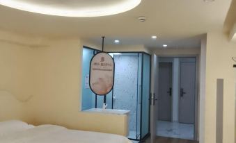 Seasonal Wind Hostel