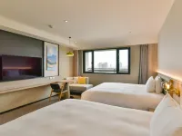 Holiday Inn TAOYUAN AIRPORT by IHG Hotels in Taoyuan
