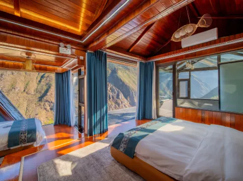 Tiger Leaping Gorge yachajiao Manor