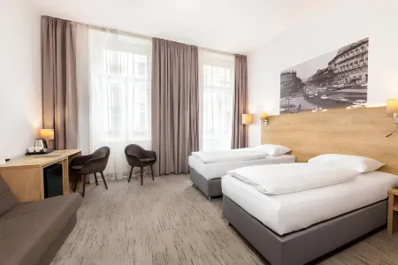 City Hotel Ring
