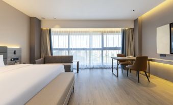 Palace Hotel (Huzhou High speed Railway Station Branch)