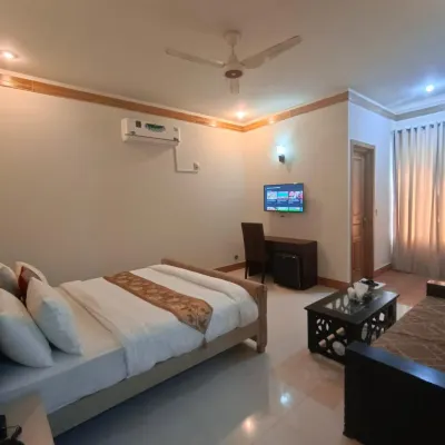 Paradise Palace Islmabad Hotels near E-11 Sector