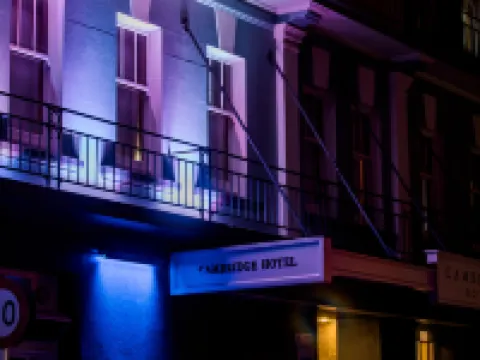 The Cambridge Hotel & Backpackers Hotels in Wellington