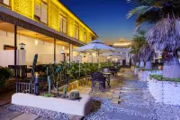 Golden  Coast  YuLong  Resort  Hotel