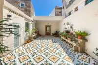 Dongshan IslandWufang Homestay (Nanmen Bay Branch) Hotels in Dongshan