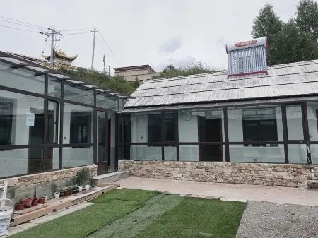 Luqu Langmusi Town Fanshe Homestay Отели в г. Луцюй