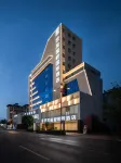 Yilong Xicheng International Hotel (Chuxiong Dongxing Middle School Branch)