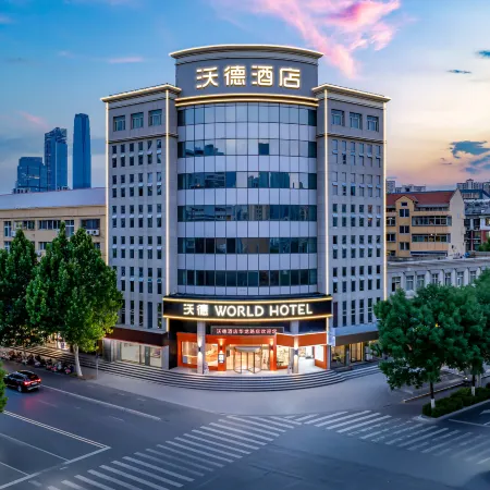 World Hotel (Jinan Erhuan East Road Hualong Road Branch)