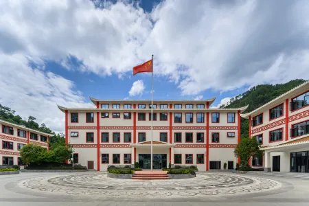 Jianhe Hongcun Hotel Отели в г. Цзянхэ