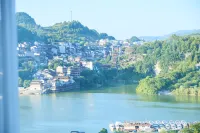 Lotus View Riverside Homestay - วิวภูเขา