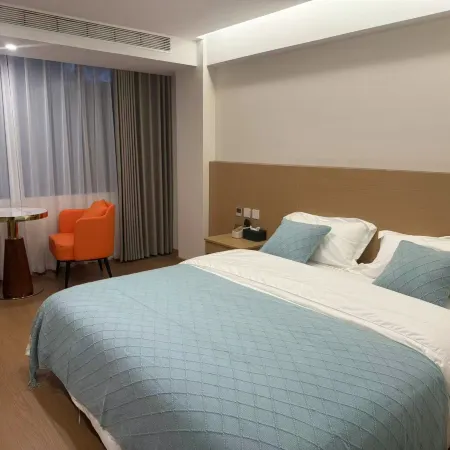 Longling Jinrun Hotel