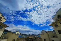 Sun And Moon International  Hotel (Zhenyuan Ancient Town Branch) - Bjergudsigt