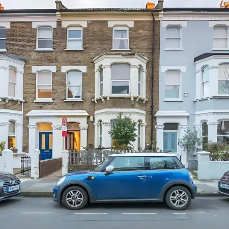 StarNest Shepherd's Bush Отели рядом с достопримечательностью «Стадион «Лофтус Роуд»»