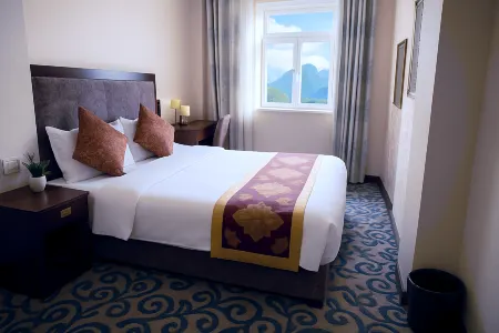 Hongyunge Hotel Отели рядом с достопримечательностью «Xiannairi»