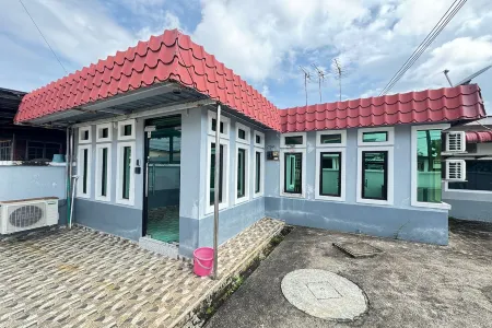 Darul Salam Inn Hotel Отели рядом с достопримечательностью «Pantai Muara Sungai Kerteh»