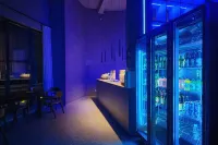 M island Resort - bar