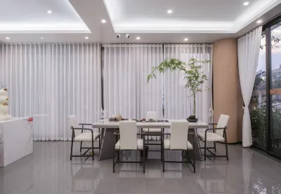Mengzi Xiado Hotel (Nanhu Park) Hotels near Xiaoshi Fruit Shop