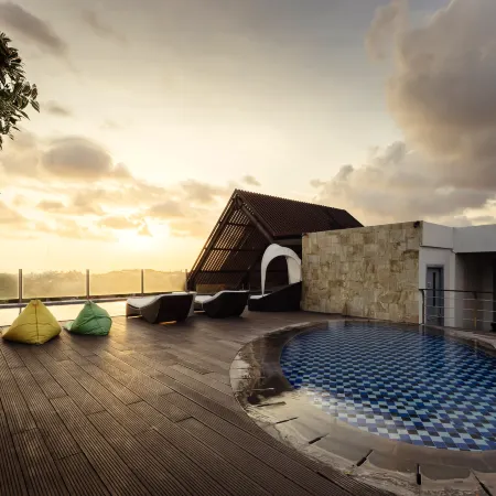 Luminor Hotel Legian Seminyak - Bali Отели рядом с достопримечательностью «Пляж Дабл-Сикс»