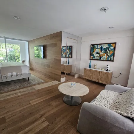 Residence l´ Heritage Tennyson by BlueBay Отели рядом с достопримечательностью «Поланко»