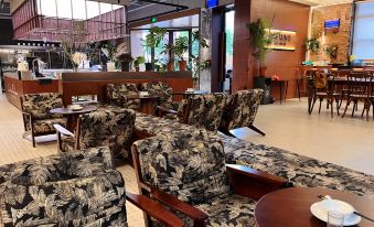 Captain No.5 Youth Hotel (Donghua University Yan'an West Road Subway Station)