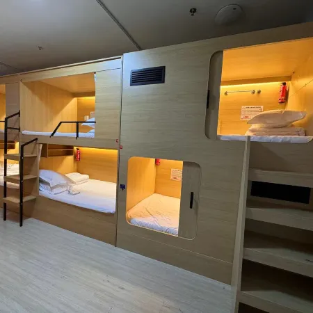 Backpacker Space Capsule Youth Hostel (Weifang Shengli East City Government Store)