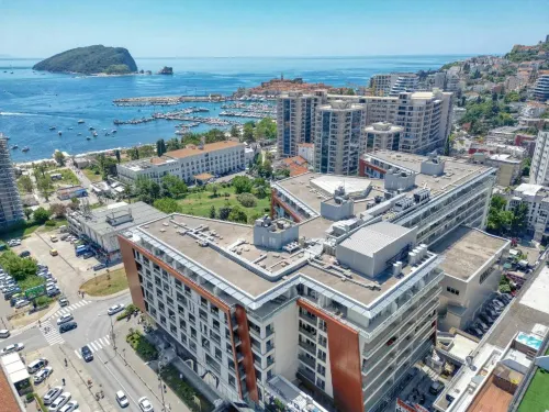 Condo Studio Plaza