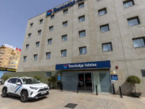 トラベロッジ マラガ エアポート マラガのホテル