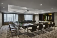 New World Makati Hotel - Business