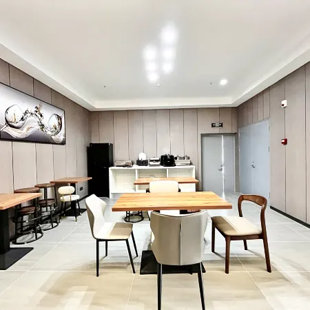 Ji'en J Hotel (Zhong Zhongyi Square)